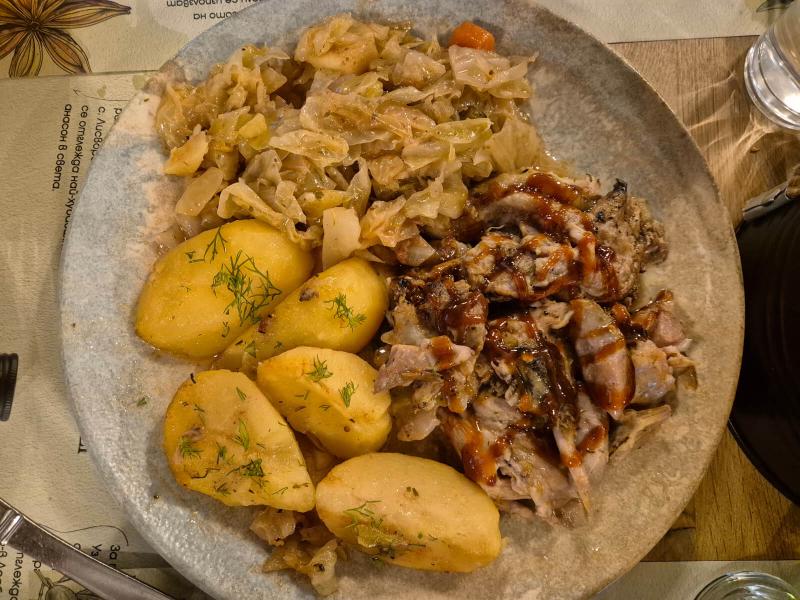 Featured image of post Pork shank with souerkraut and potatoes